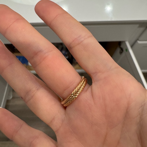 David Yurman Chatelaine® Pavé Bezel Ring - Picture 3 of 6